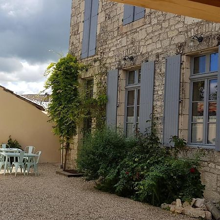 Bed and Breakfast La Cour Saint Louis Кастельно-Монратье Экстерьер фото