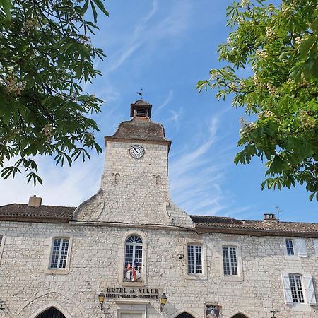 Bed and Breakfast La Cour Saint Louis Кастельно-Монратье Экстерьер фото