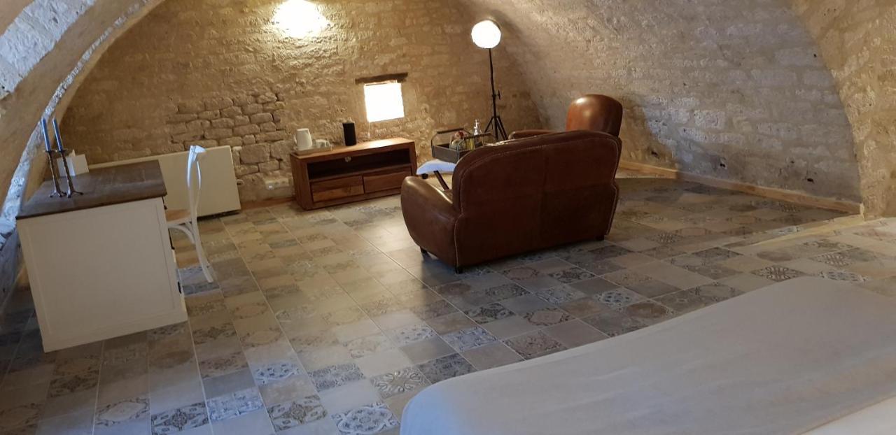 Bed and Breakfast La Cour Saint Louis Кастельно-Монратье Экстерьер фото
