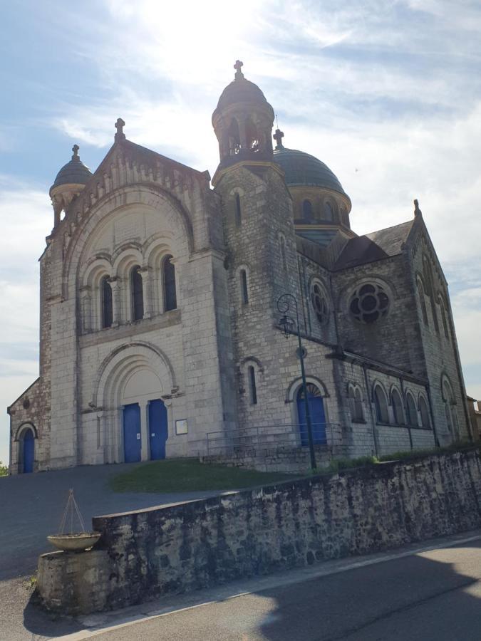 Bed and Breakfast La Cour Saint Louis Кастельно-Монратье Экстерьер фото
