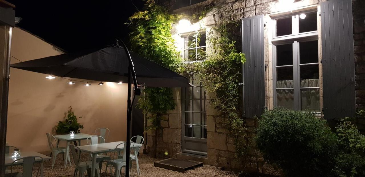 Bed and Breakfast La Cour Saint Louis Кастельно-Монратье Экстерьер фото
